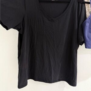 Lane Bryant size 18/20 W womens black T Shirt V Neck “classic perfect Tee” EUC